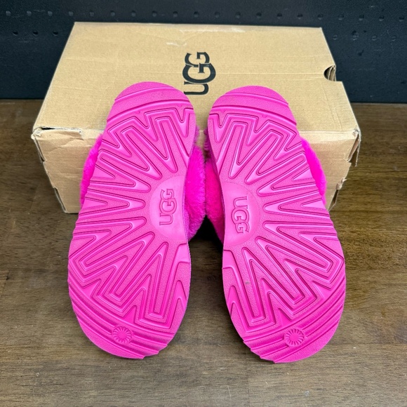 Gently Used/ W Box! Youth Kids Hot Pink Cozy II Slipper Clogs Fall Winter Size 2 - Picture 5 of 5
